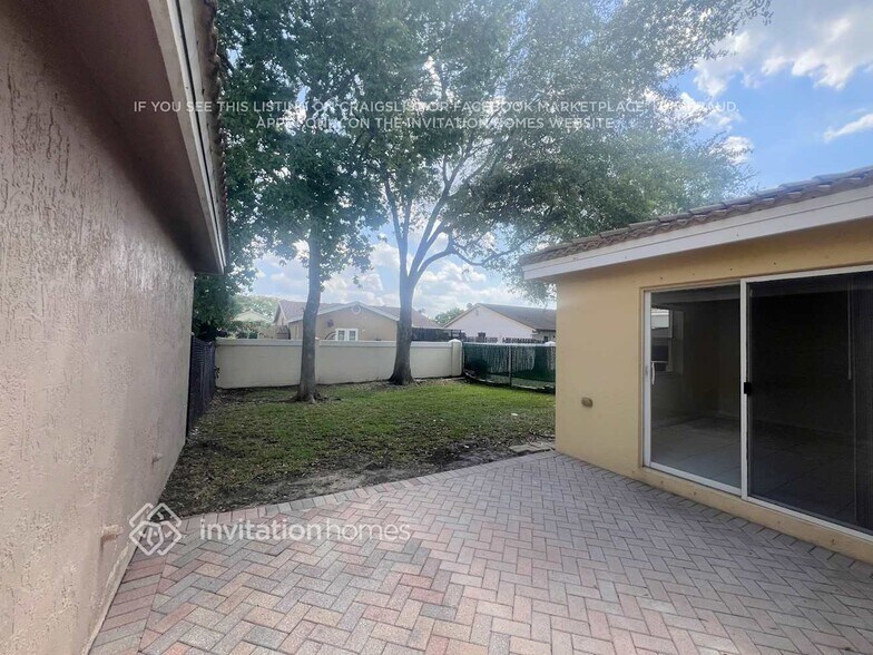 Building Photo - 9318 NW 54th St