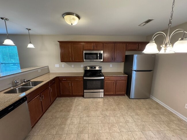 Building Photo - 4183 Broadstairs Dr SW