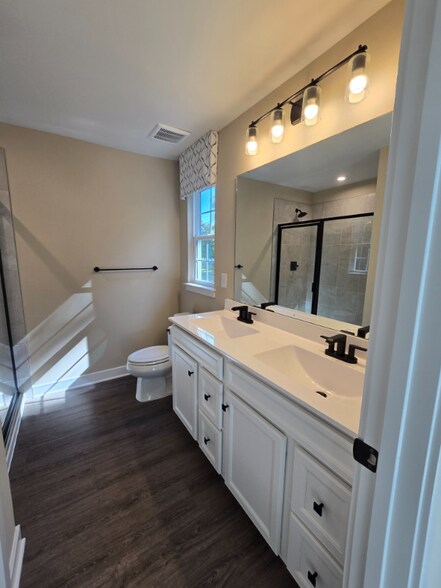 Building Photo - 1900 Enon Sta Dr