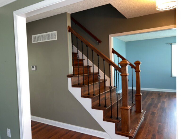 Building Photo - 1415 E 153rd Terrace