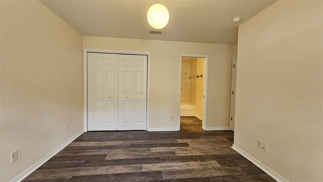 Building Photo - 6300 W Oak Park Blvd