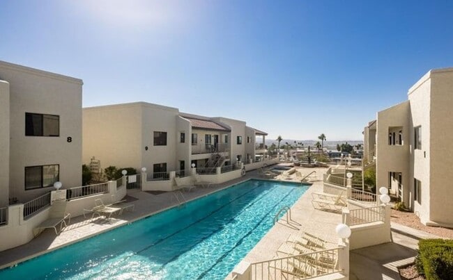 Building Photo - Studio/Condo Recently updated