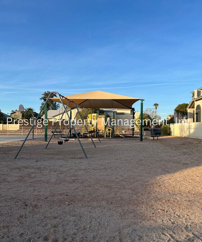 Building Photo - Wonderful Townhouse Located in the Northwest!!!