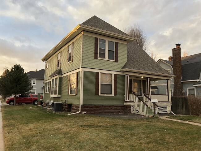 Building Photo - 1429 11th Ave