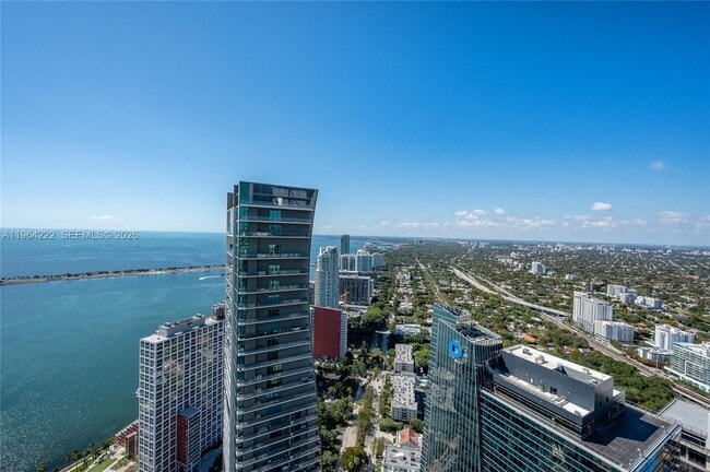 Building Photo - 1425 Brickell Ave