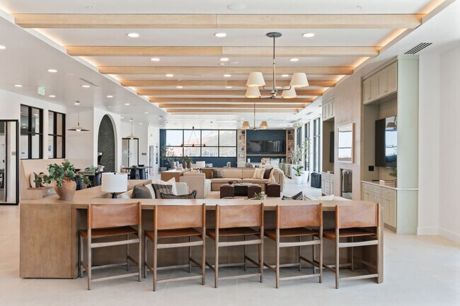 Building Photo - 320 N 490 W