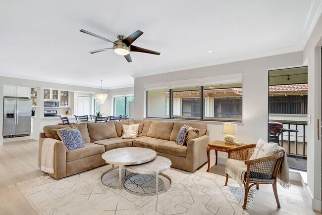 Building Photo - 438 Brackenwood Ln S