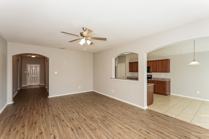 Building Photo - 2113 Natchez Dr