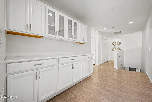 Building Photo - 1250 Abbey Ln