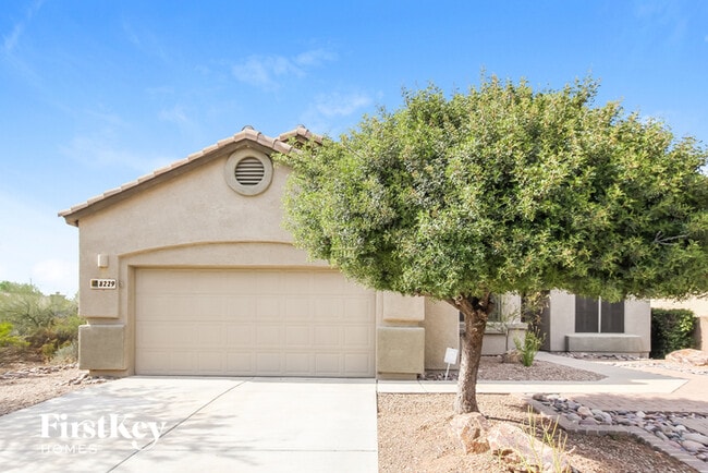 Primary Photo - 8229 N Sombrero Point Dr