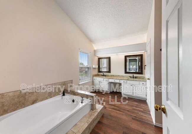 Building Photo - 3452 Whitney Way