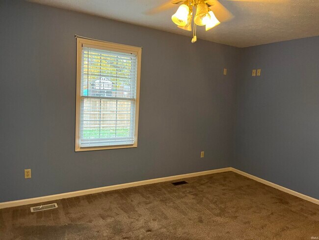 Building Photo - 6655 Oak View Ct