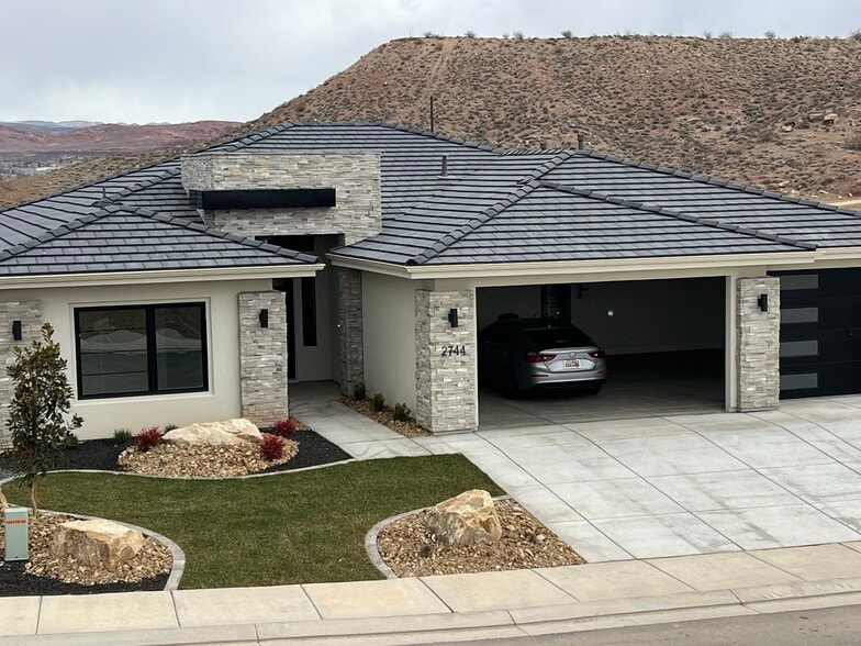 Building Photo - 2744 W Columbo Ln