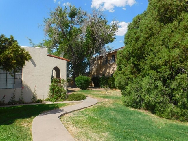 Building Photo - 222 W Lucero Ave