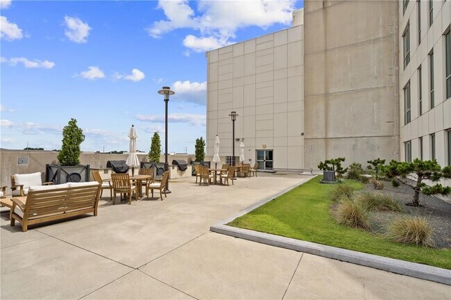 Building Photo - 1100 Howell Mill Rd NW
