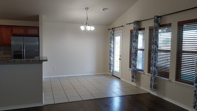 Building Photo - 18116 Viento Dr
