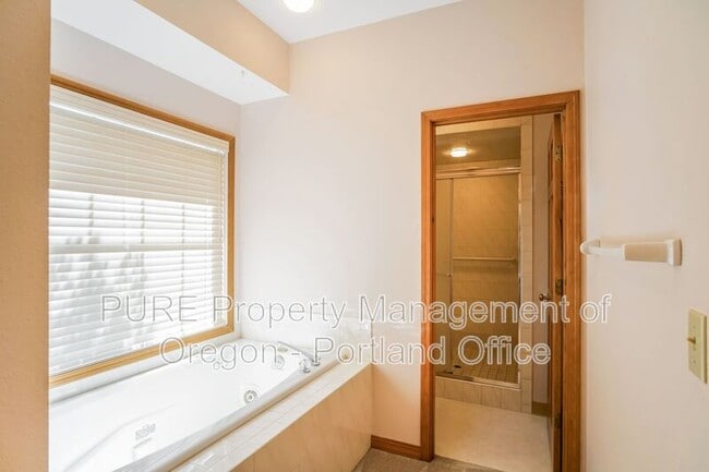 Building Photo - 14020 SW 158th Terrace