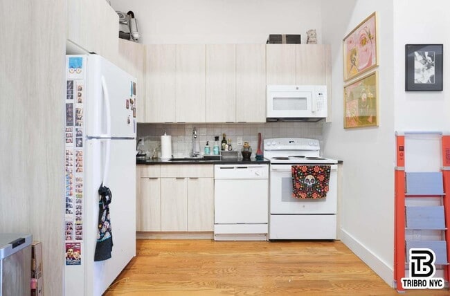 Building Photo - Putnam Avenue