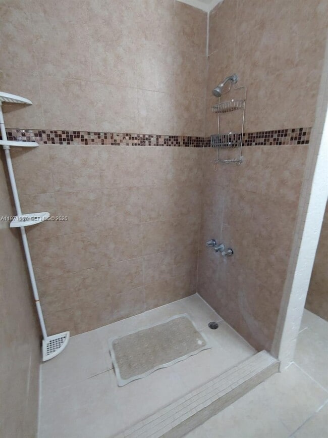 Building Photo - 1465 NE 149th St