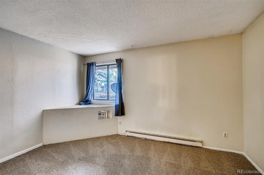 Building Photo - 14740 E Kentucky Dr