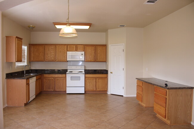 Building Photo - Spacious 4 bedroom in Wildhorse Creek