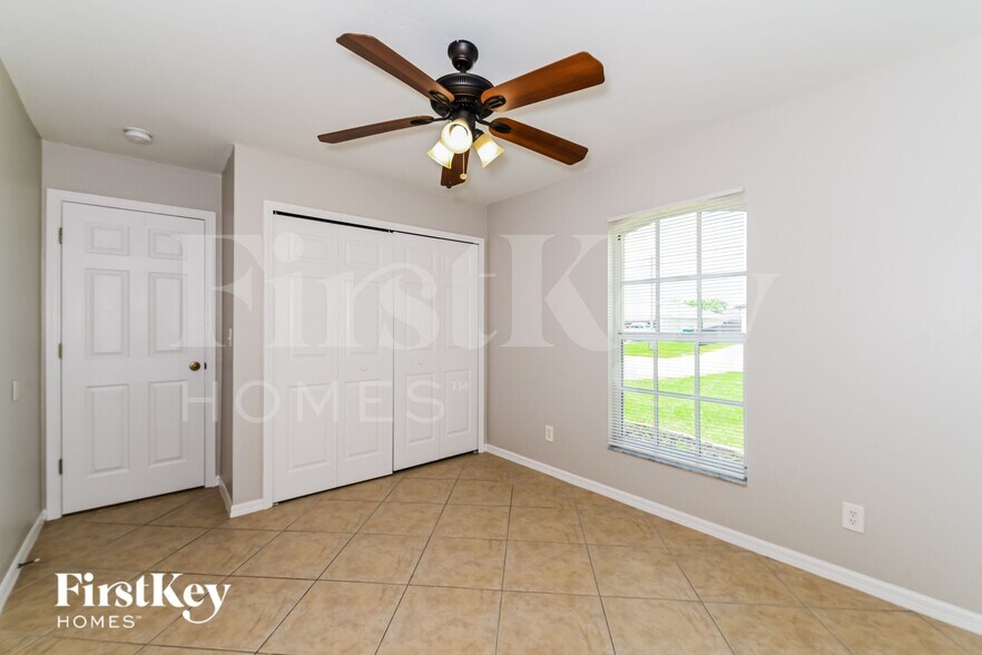 Building Photo - 2513 SW 31st St