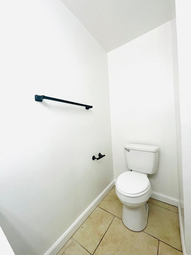 Building Photo - Todd Ranch Condo Welcome to the Todd Ranch Condo, 3-bedroom, 2-bathroom home located in the vibra...