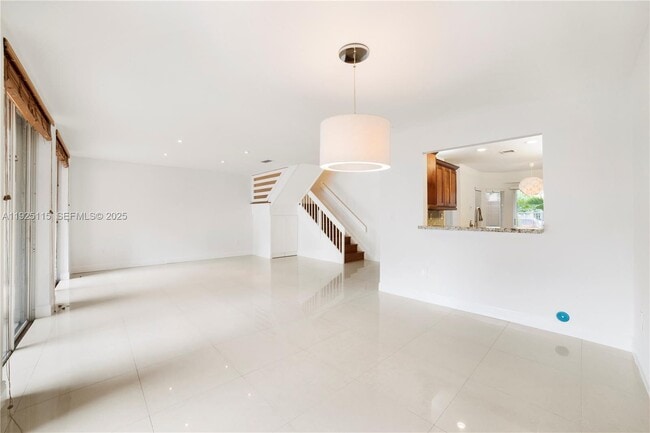 Building Photo - 5127 NW 102nd Ct