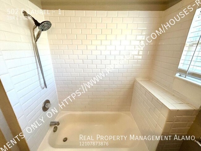 Building Photo - 502 E Laurel-1