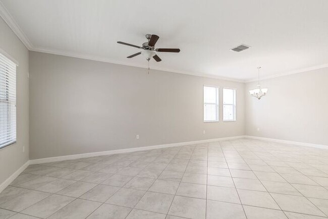 Building Photo - Spacious 4 bed, 3 Bath Terra Bella Home fo...
