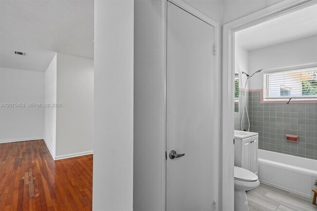 Building Photo - 6629 SW 65th St