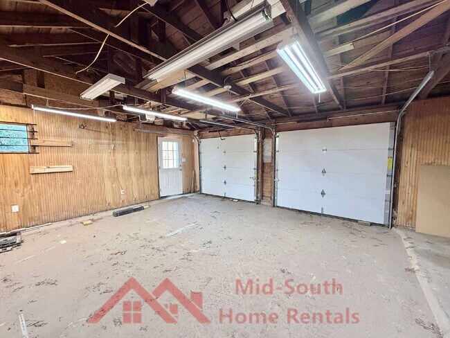 Building Photo - 4703 Crossover Ln