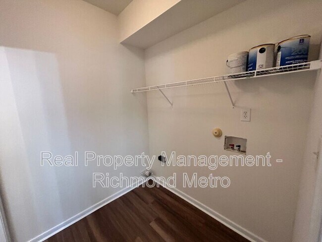 Building Photo - 402 Wilmer Ave