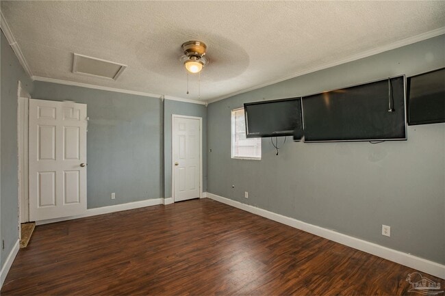 Building Photo - 4381 Bixby Cir