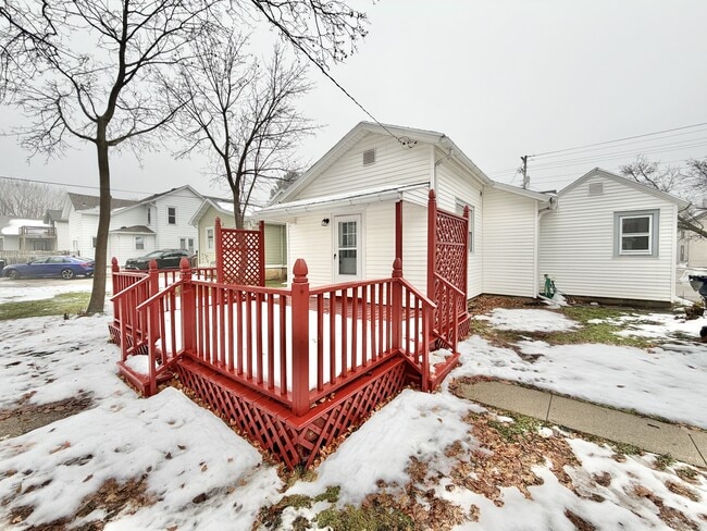 Building Photo - 426 S Jackson St