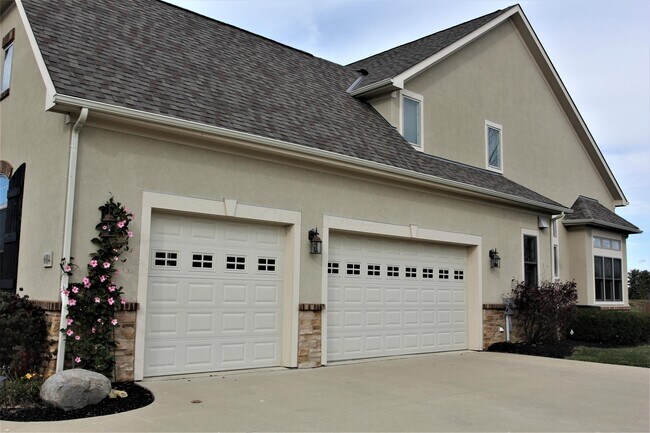Building Photo - 6884 Ballantrae Pl