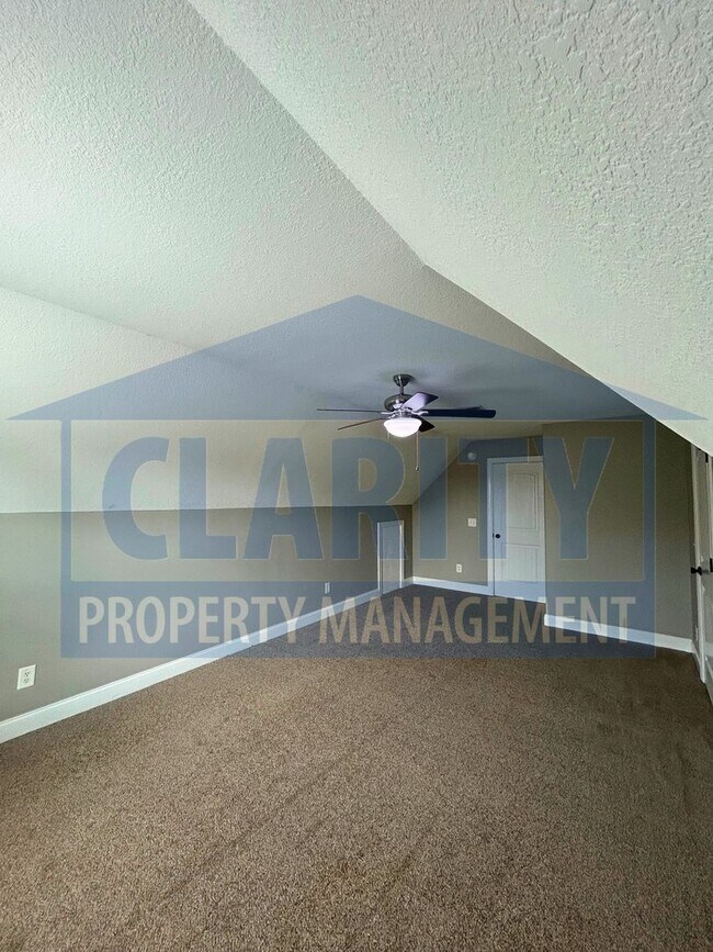 Building Photo - 3131 Pin Oaks Cir NE