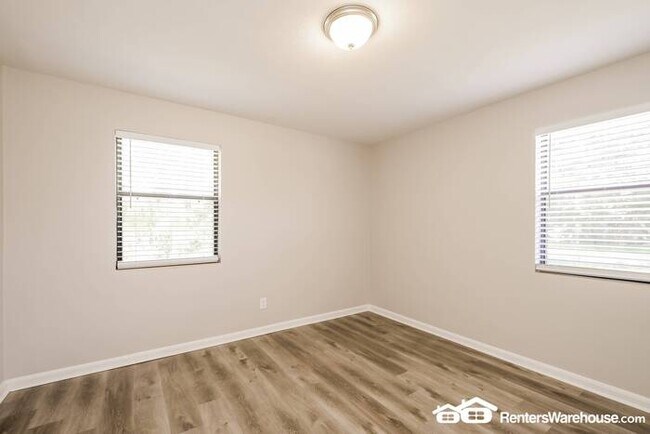 Building Photo - Gem of a home in Arlington