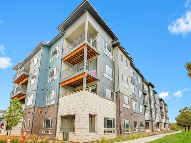 Building Photo - $2,195 - 2 Bed, 2 Bath Condo in Broomfield...