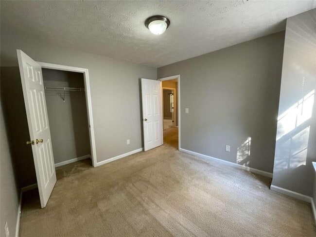 Building Photo - 2346 Delfern Dr NW