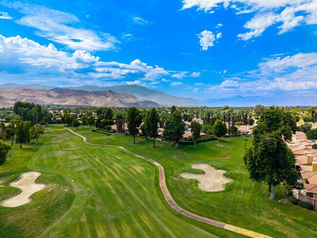 Building Photo - 179 Gran Via