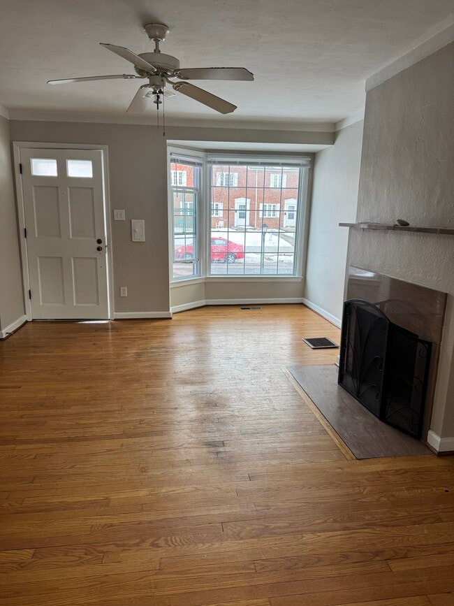 Building Photo - 1513 W 7th Ave