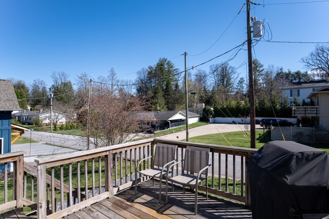 Building Photo - 445 S Broad St