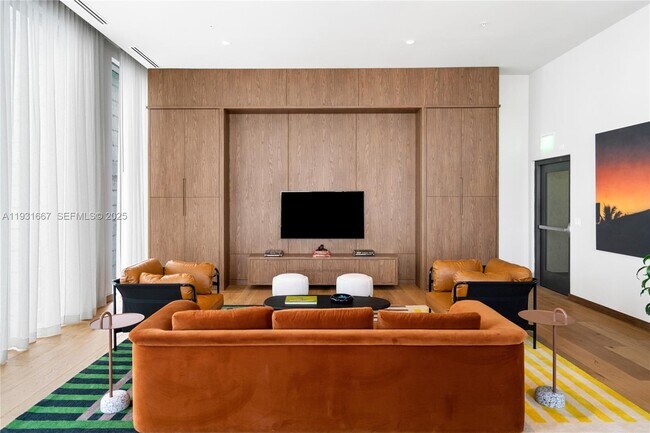 Building Photo - 11 NE 6th St