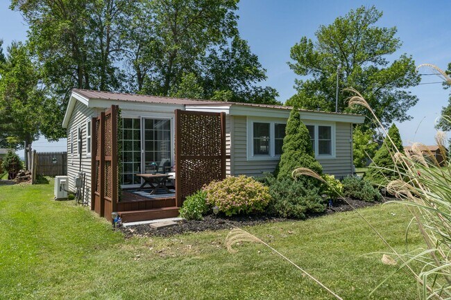 Building Photo - **Furnished Winter Rental** - Sackets Harbor
