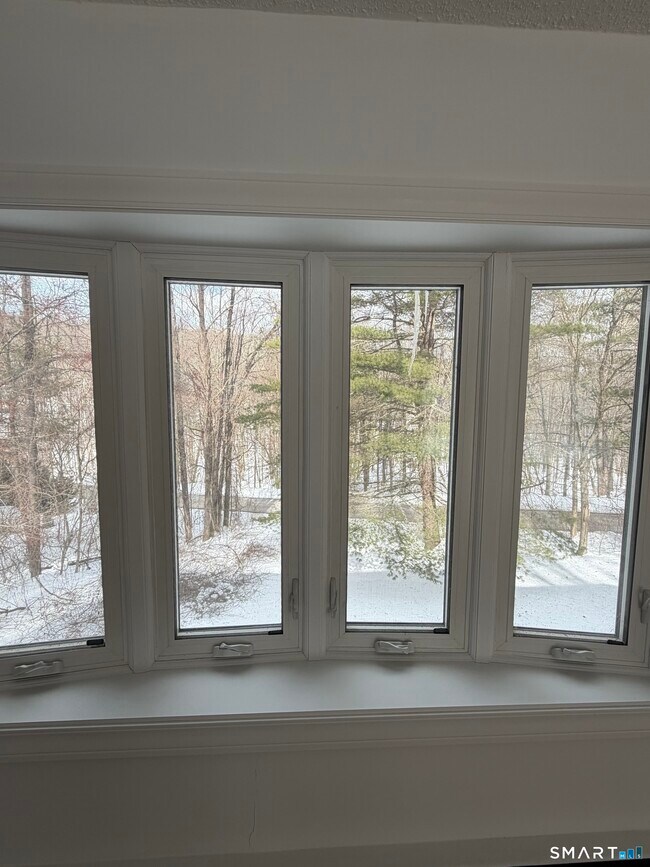 Building Photo - 410 Old Tolland Turnpike