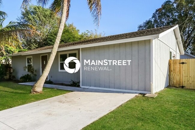 Building Photo - 3 Bedroom Pet-Friendly Home in PORT ST LUCIE, FL with Main Street Renewal