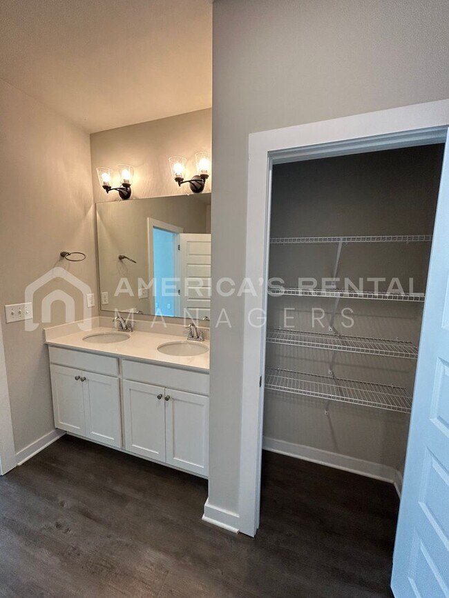 Building Photo - Home for Rent in Jemison, AL. Available to View with 48 Hour Notice!!!