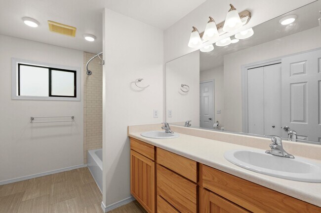 Building Photo - Single-Family Residence for rent in South Valley!