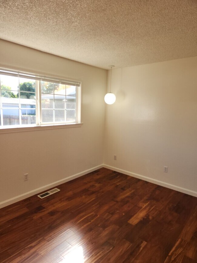 Building Photo - 3 Bedroom 2 Bathroom Single Family home in Rincon Valley with A/C and RV parking